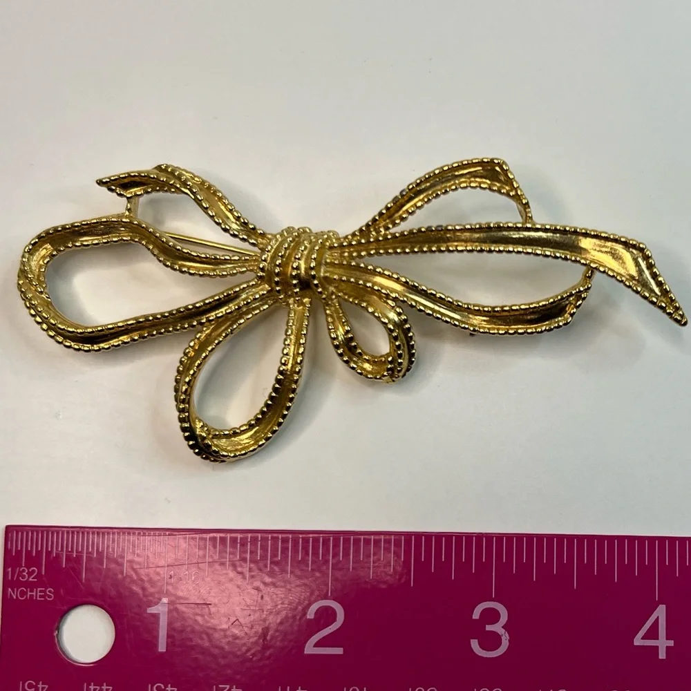 Vintage Crown Trifari Large Ribbon Bow Brooch